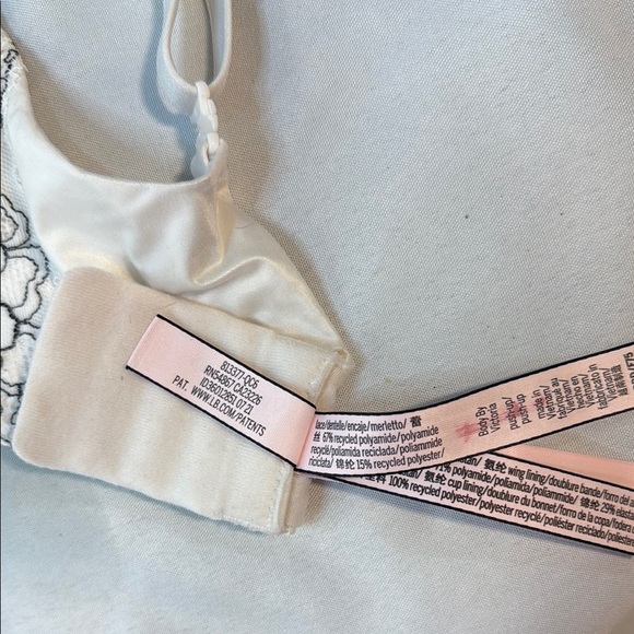 VS Body by Victoria Push-Up White Lace Underwire Bra, Size 34 DDD, Preowned - Picture 4 of 12